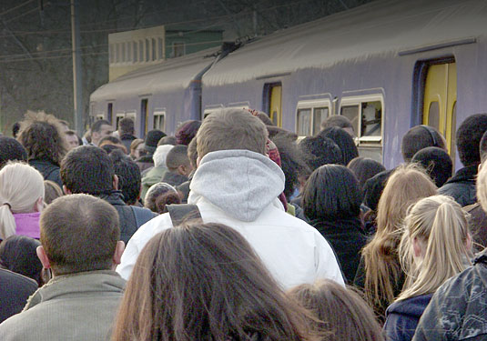 ‘Overcrowded’ trains danger on Gospel Oak to Barking line news032510_12