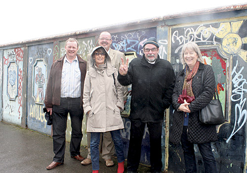 King Henry’s Road Chilean refugees mural artist returns to support restoration news111110_06