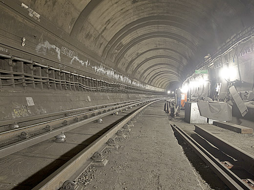 ‘Urban explorer’ snaps ghost underground station – South Kentish Town news022411_06