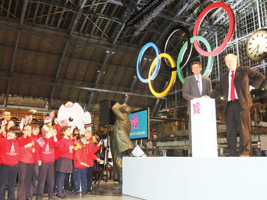 London 2012 and Mayor of London unveil first giant Olympic Rings
