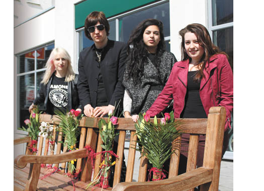 friends-lou-bench