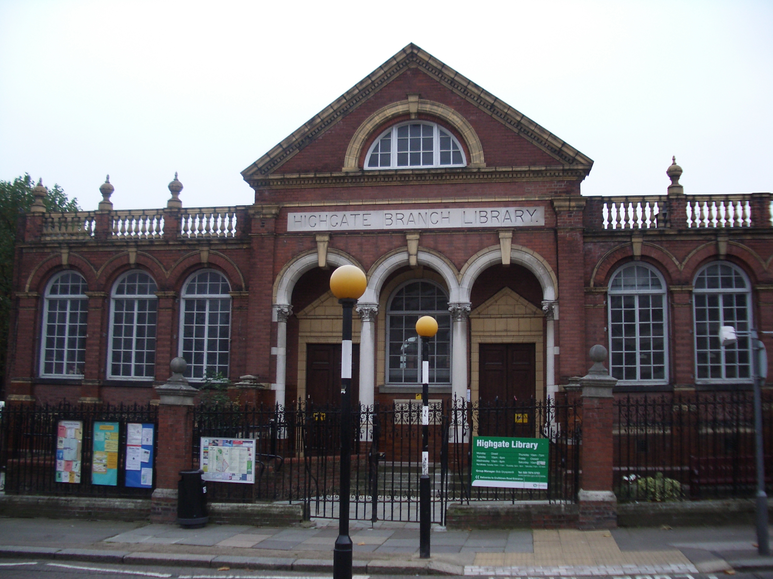 Highgate_Branch_Library_Camden_2005