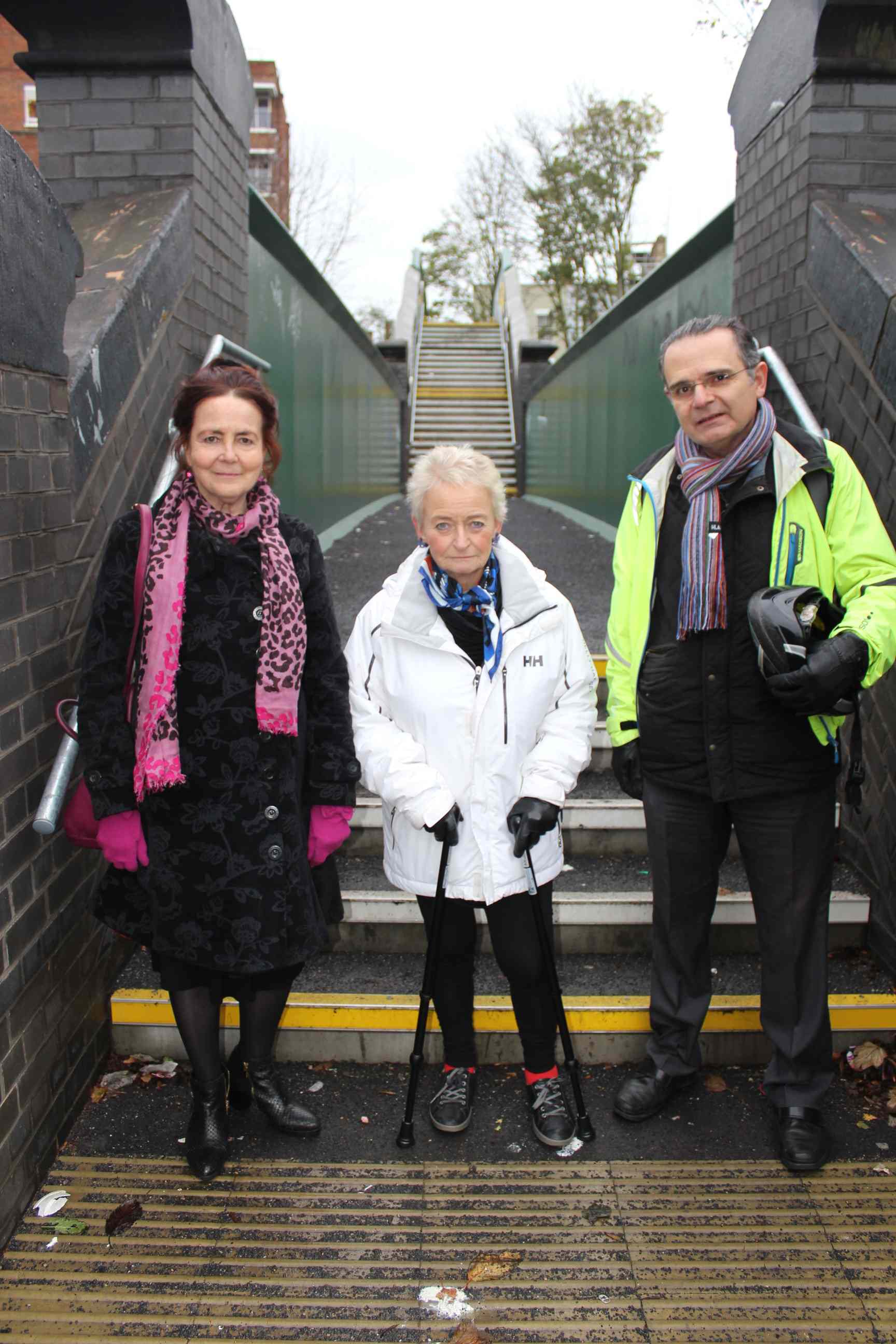 Network Rail rebuilds pedestrian bridge over tracks in Kentish Town