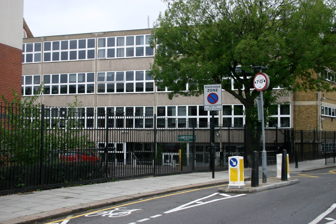 Camden Town-Camden School for Girls002-2007
