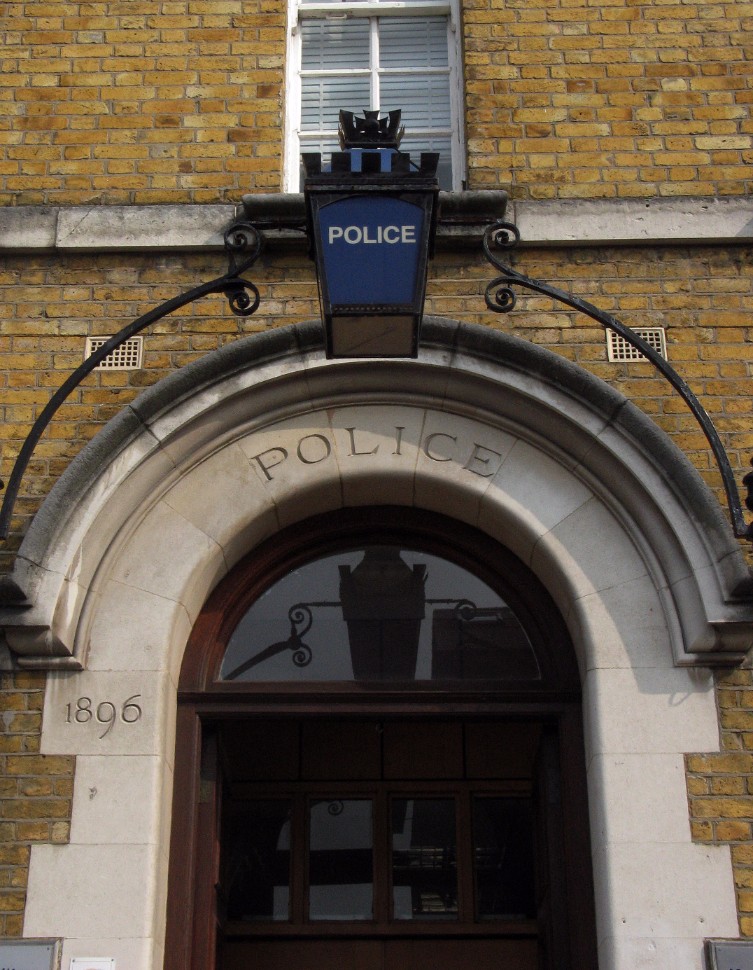 Kentish Town-Police Station-Holmes Road-Lamp-2013