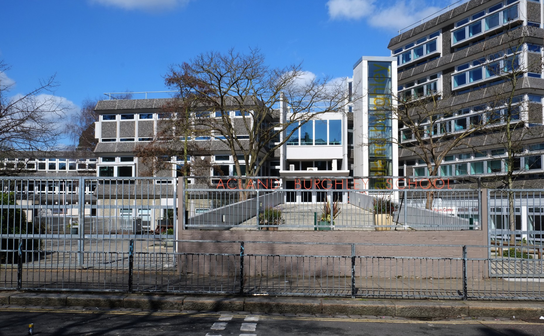 Tufnell Park-Acland Burghley School005-2016