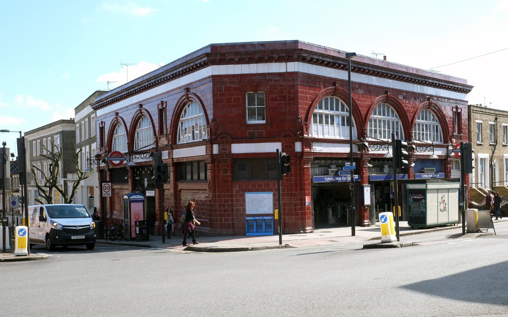 Tufnell Park-Station-2016