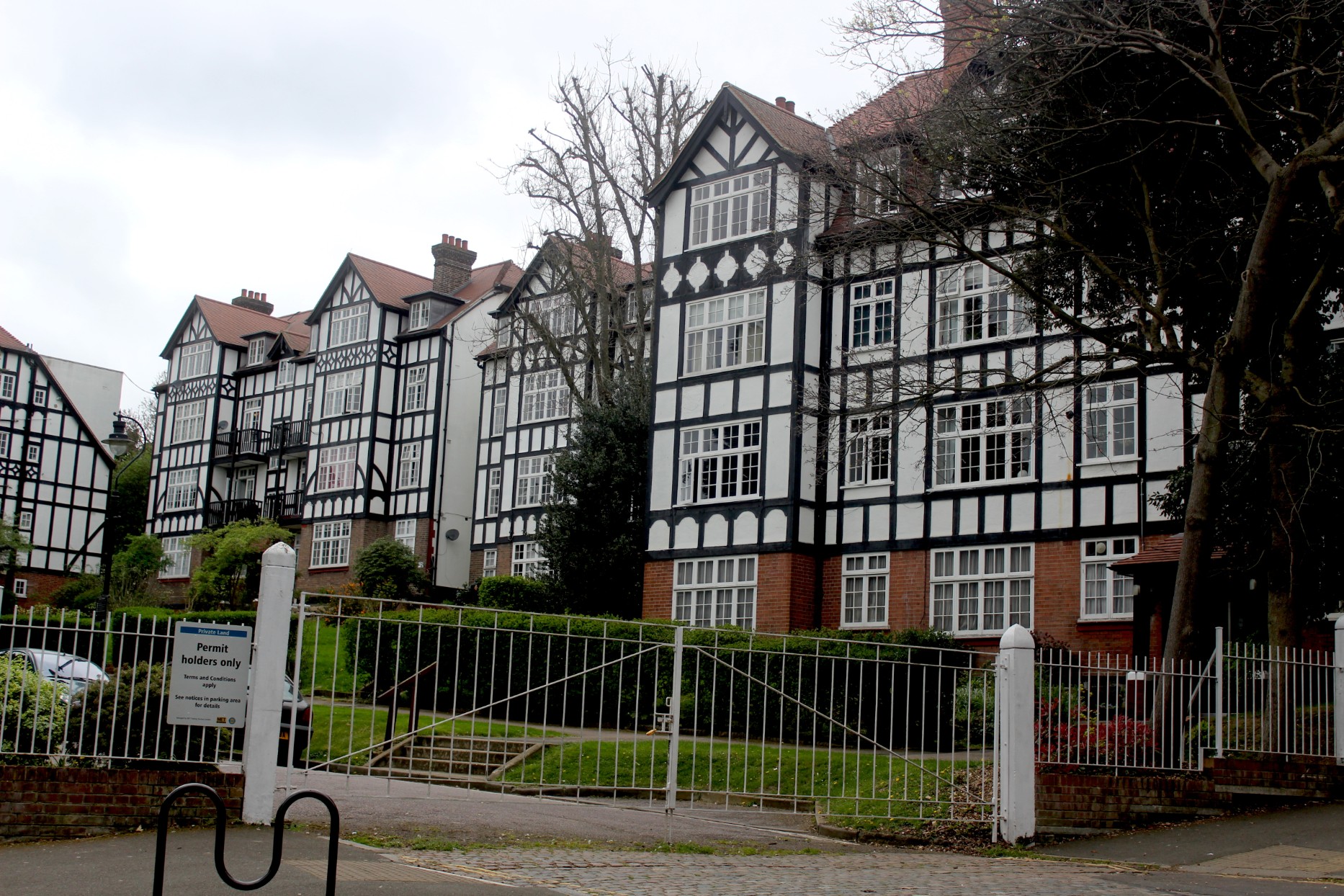 Highgate-HollyLodge