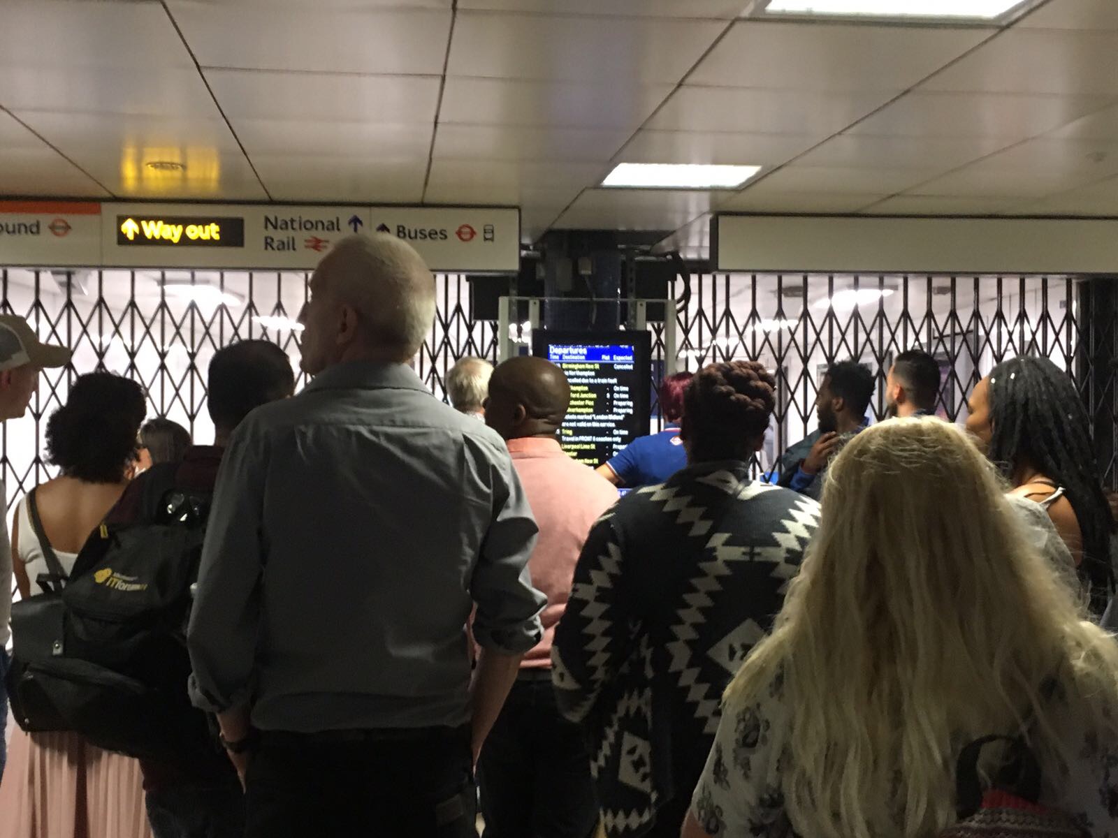 Euston train station evacuated after explosion ’caused by electronic cigarette’ IMG_6760