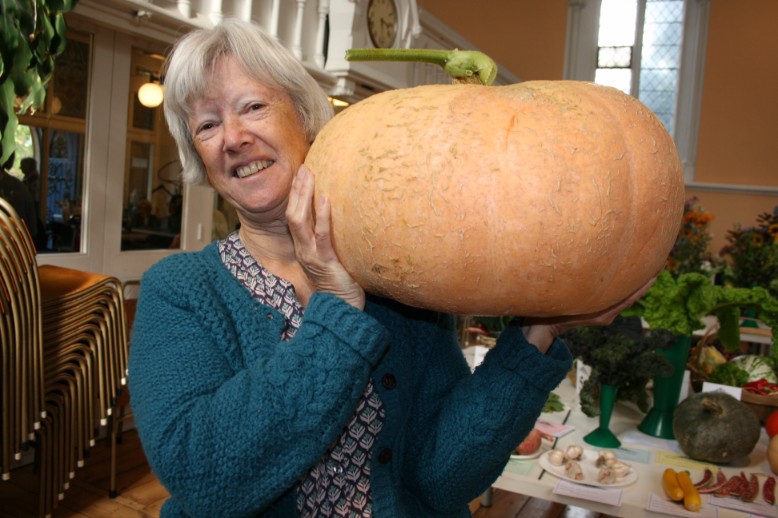 How’s this for a pumpkin? Highgate gardeners toast prize success Maggie Sully pumpkin prize