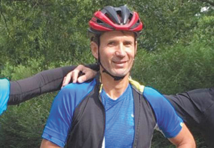 Cyclist Jerome Roussel