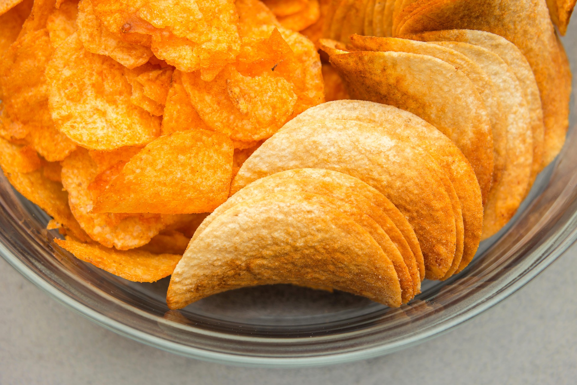 Obesity crackdown on crisps in schools chips-843993_1920