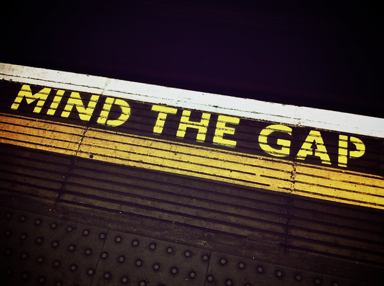 Bishopsgate sounds short and sweet tube stories underground mind the gap pixabay