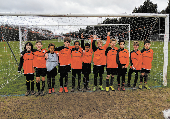 Districts enjoy a hat-trick of cup victories Maker:S,Date:2017-10-15,Ver:6,Lens:Kan03,Act:Lar02,E-ve