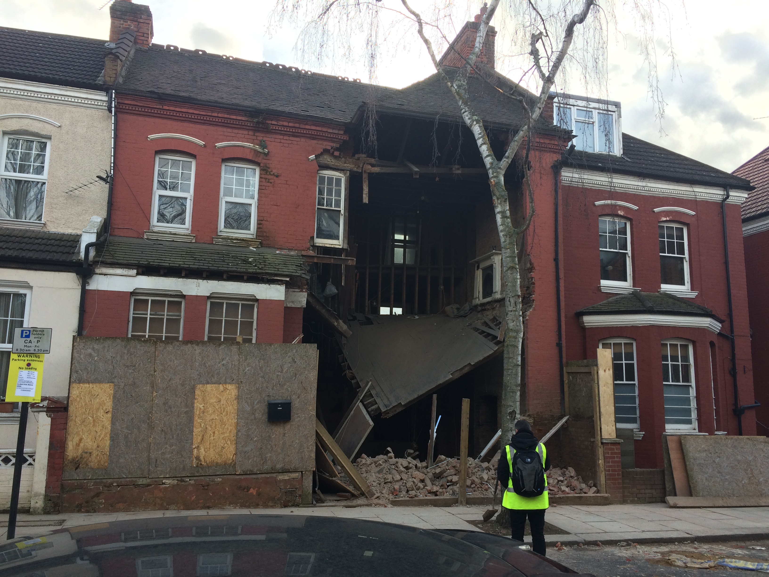 Builders make ‘lucky escape’ as West Hampstead home collapses IMG_7980