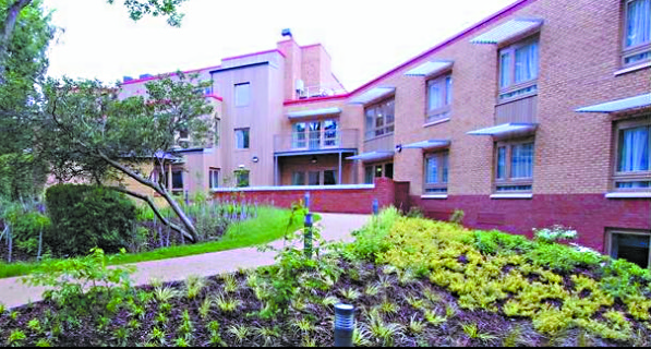 Woman dies outside care home with no defibrillator 02_Gospel Oak Court