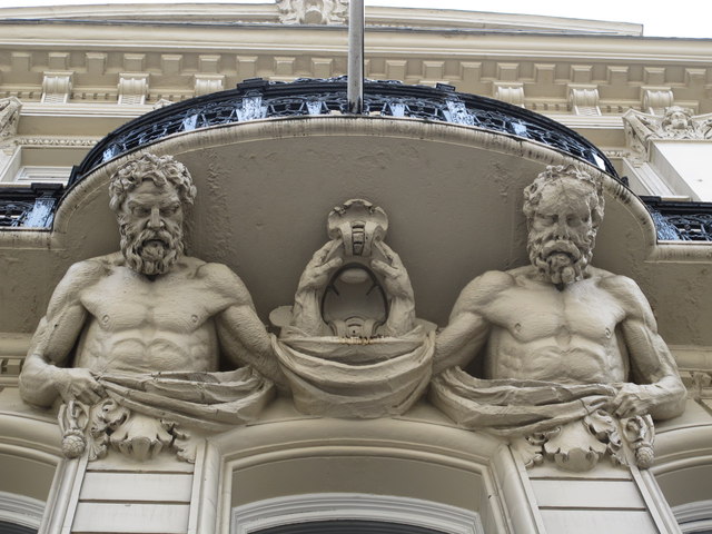 Britain’s ‘most beautiful bank’ to become a Wetherspoons bar image2-7