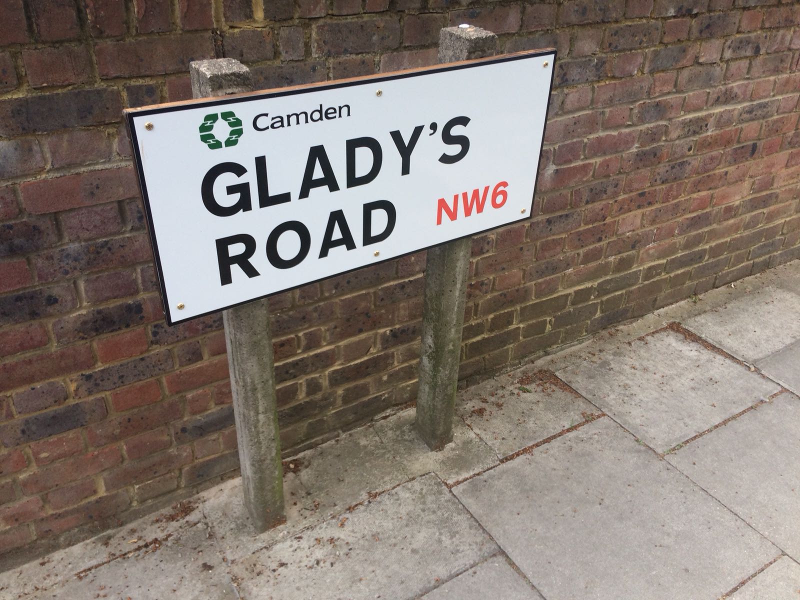 Council in new road sign blooper PHOTO-2018-06-10-16-16-46 (1)