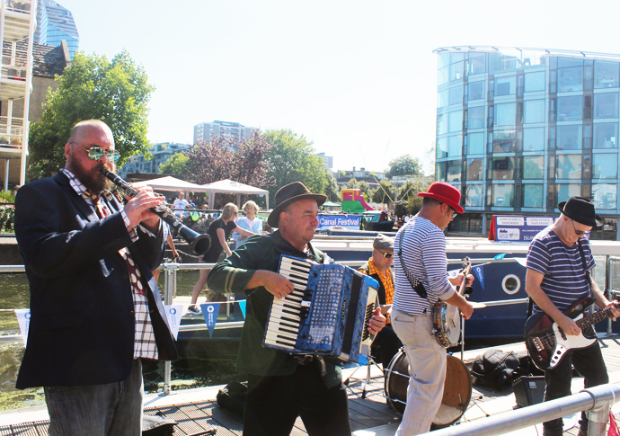 The narrowboats that rocked! Thousands enjoy Angel canal festival Canal festival 6