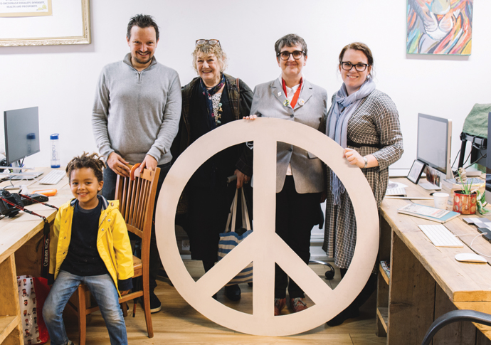 Blackstock Road plaque honours origins of worldwide peace symbol Friends and family of Gerald Holtom_peace symbol designer