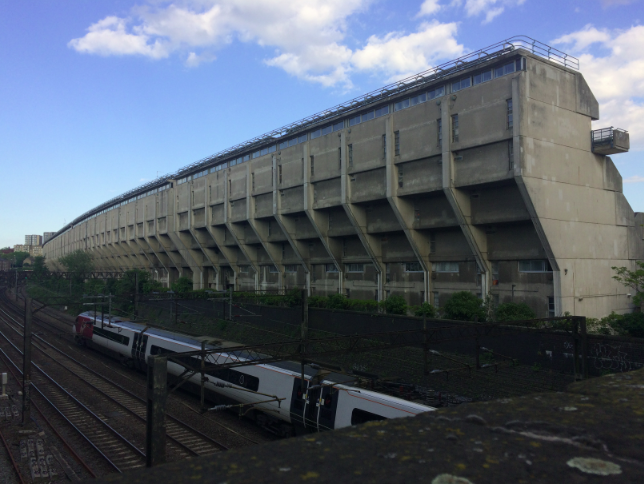 Heritage features ‘destroyed’ during homes revamp on Neave Brown estate screen-shot-2019-06-28-at-13-13-37