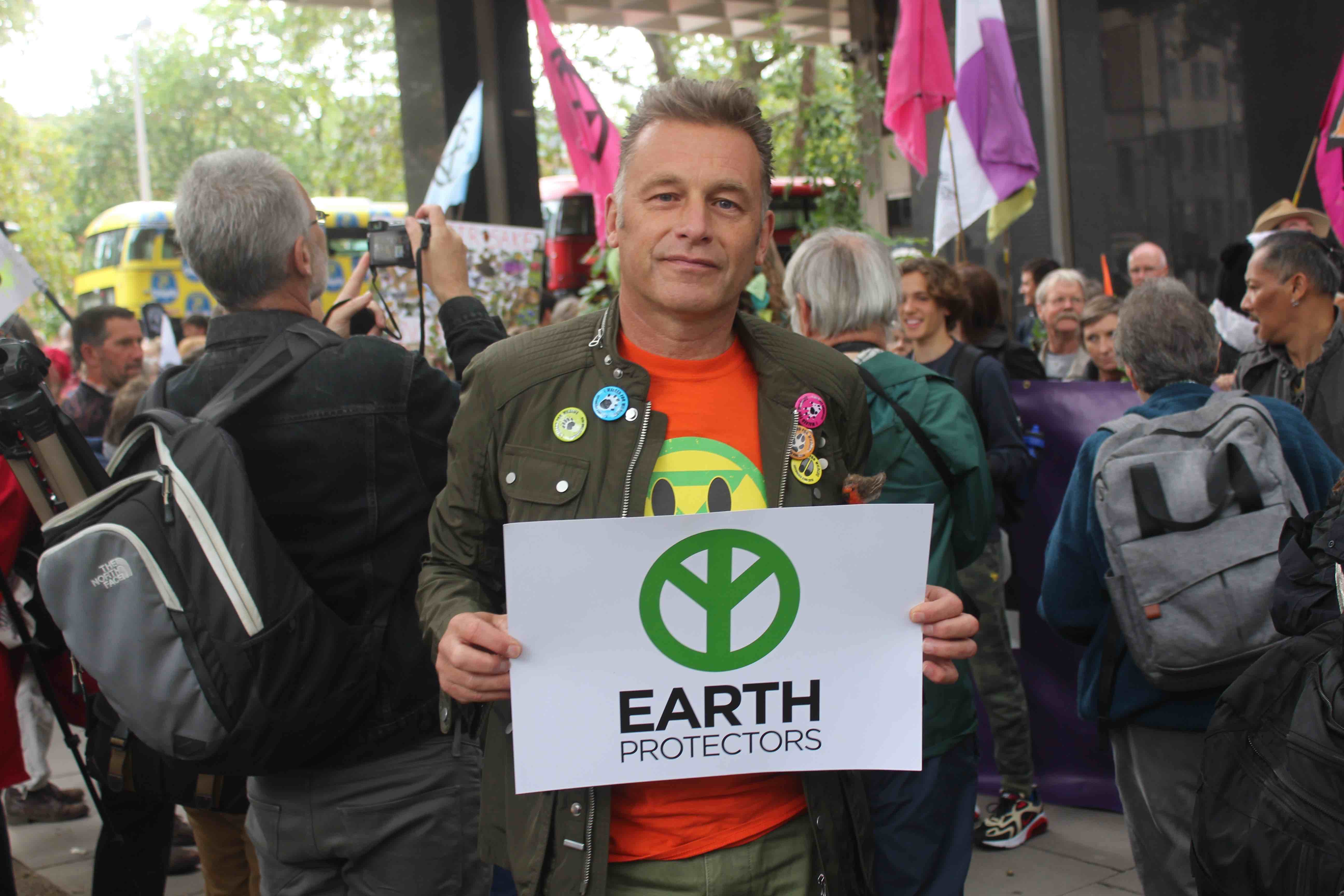 Chris Packham leads anti-HS2 protest outside Euston img_3102-copy