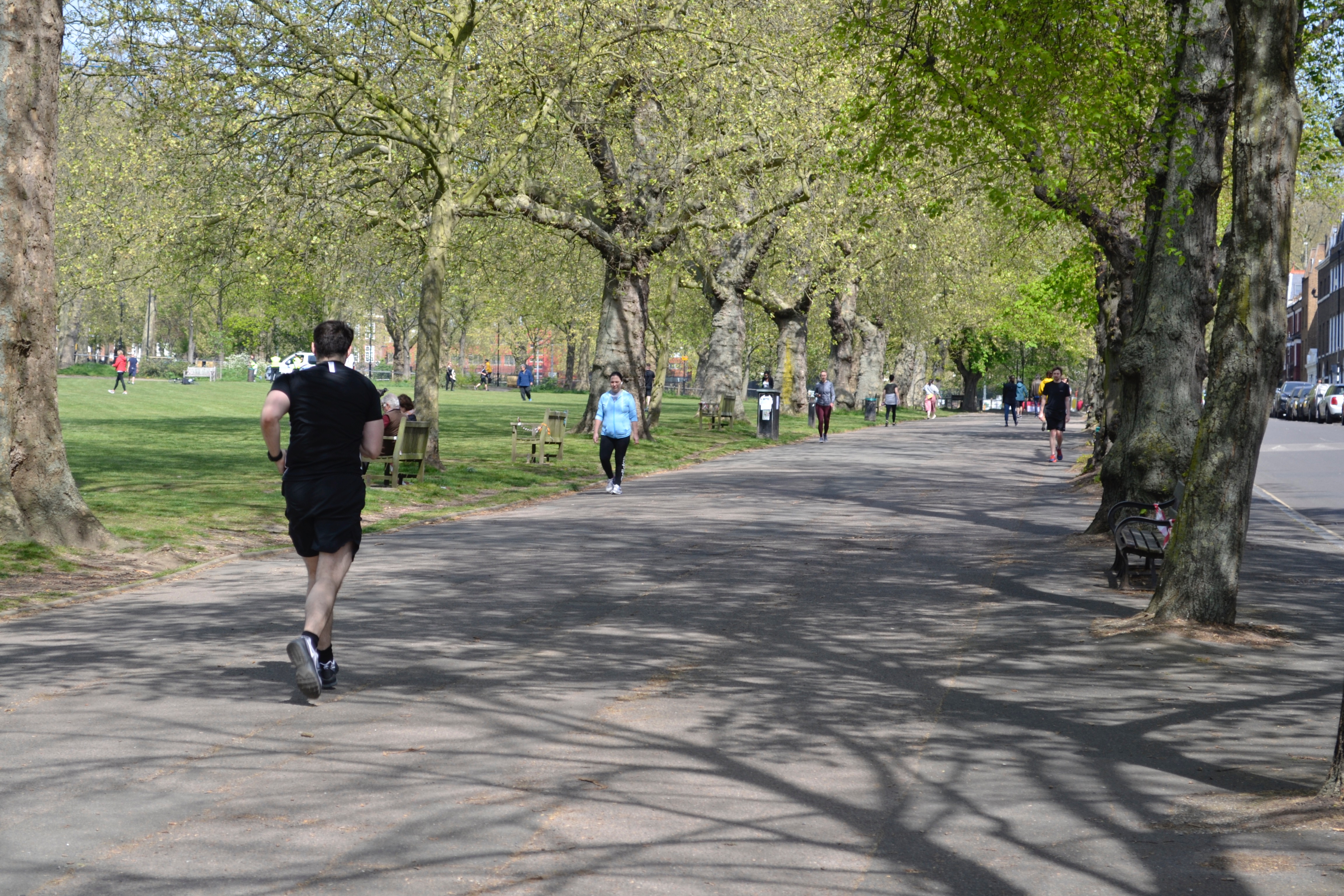 Highbury Fields social distancing