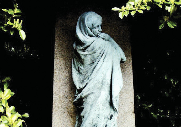 Hampstead Cemetery’s plinth of thieves Marthe John_Hampstead Cemetery_Goscombe