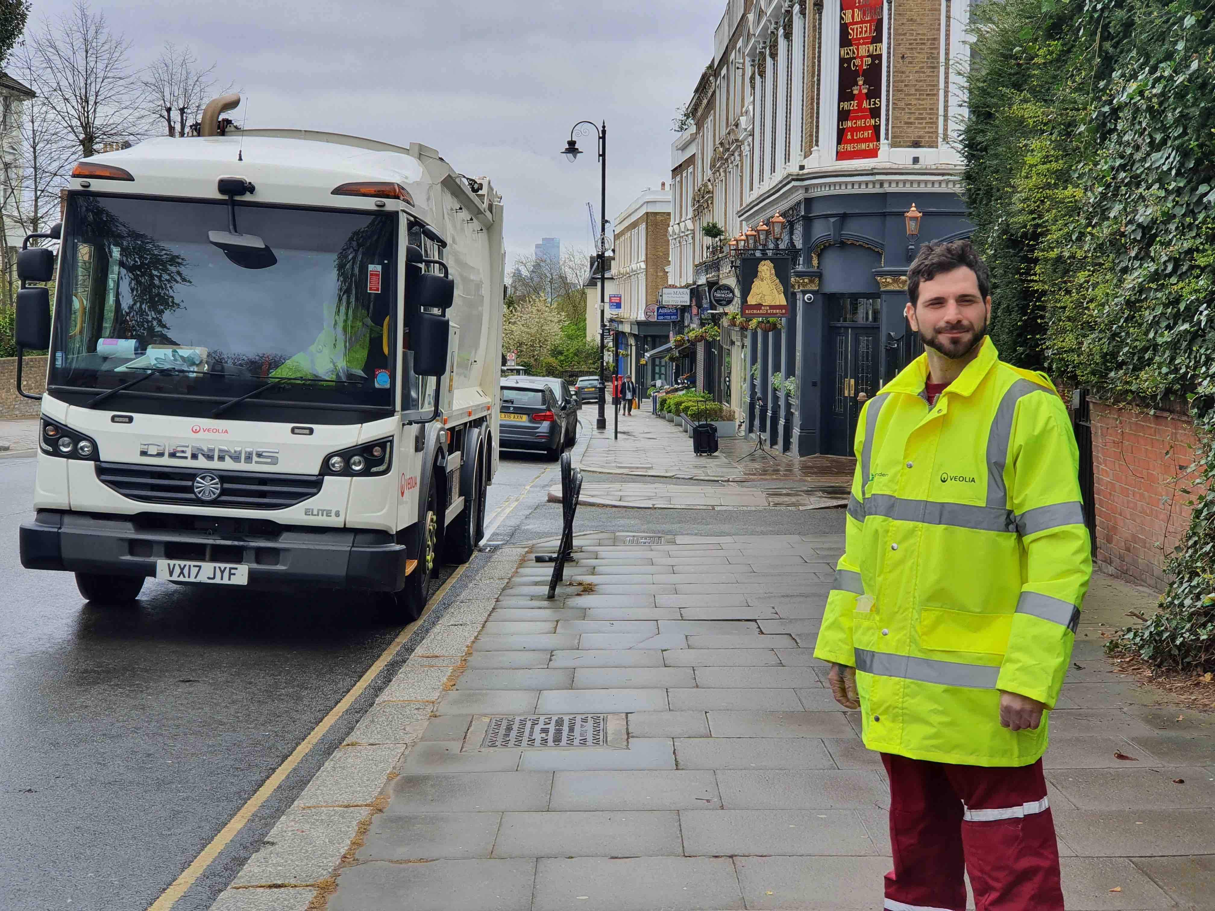 Coronavirus: Help recycling and rubbish collection and street cleaning teams Veolia Camden - Recycling Collections Team - Andrew