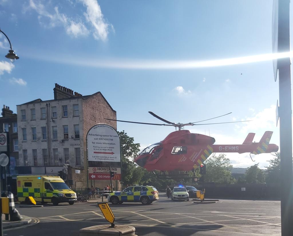 Kentish Town incident: Cyclist in ‘critical condition’ after crash with lorry kentish-town-bicycle-accident
