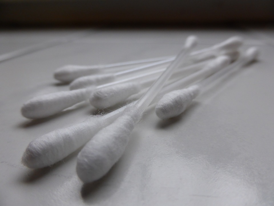 Coronavirus: Test and Trace cotton-swabs-495746_960_720