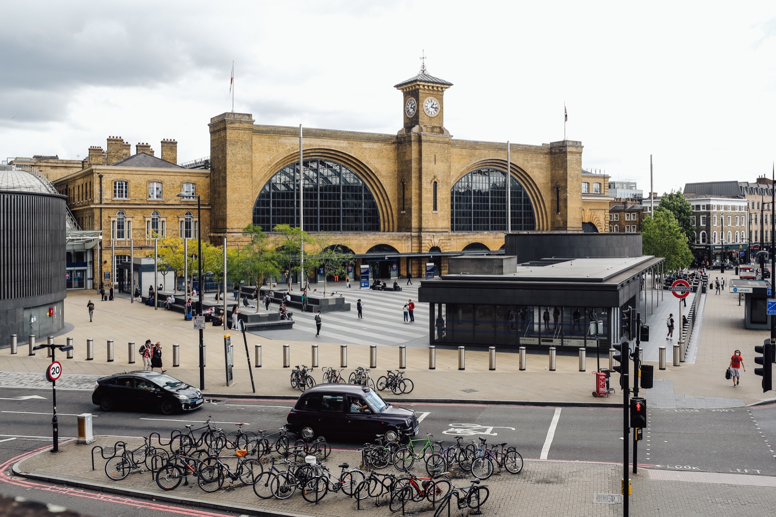 Pedestrian dies after crash in King’s Cross kings cross station