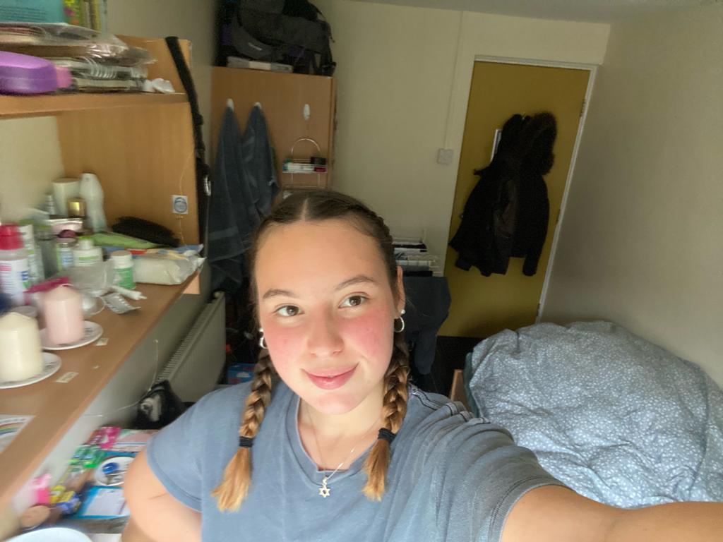 Degrees of separation: Students start uni life ‘locked’ in halls cnj Image 2020-10-01 at 11.20.51 (15)