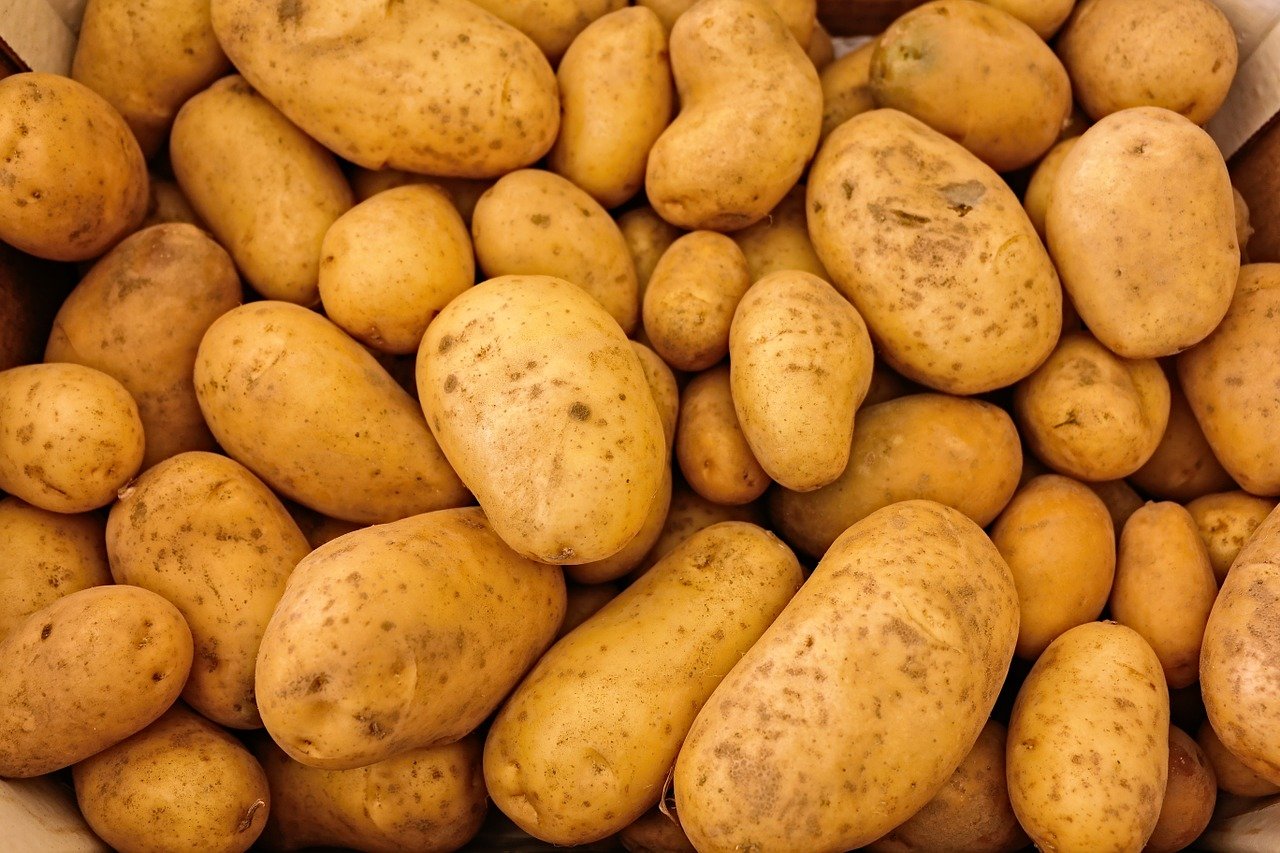 Coronavirus: Food support in Camden potatoes-411975_1280
