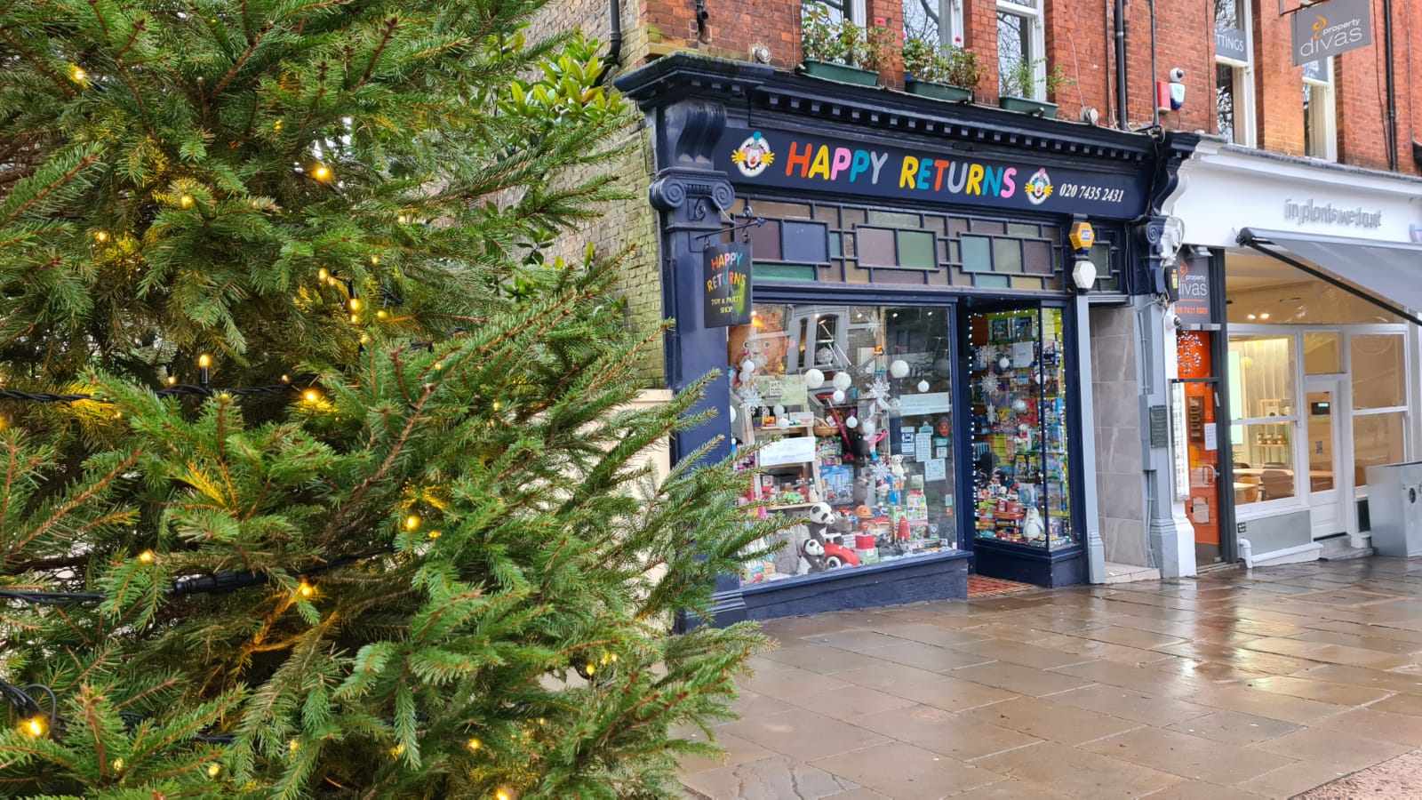 Shops in disbelief at instant order to close happy returns xmaseve Image 2020-12-25 at 00.59.52