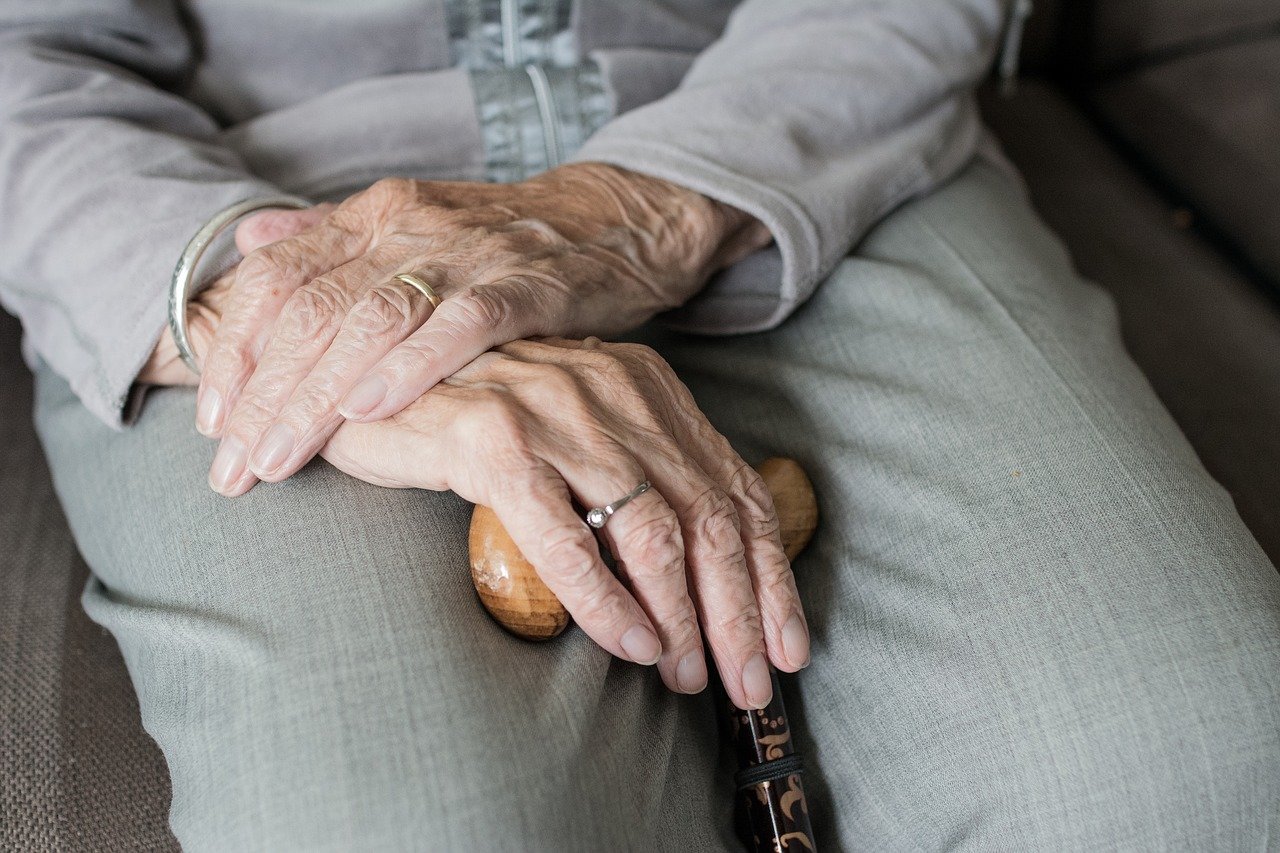 Coronavirus: Over 65 or clinically extremely vulnerable? Book your COVID-19 vaccine now hand-3666974_1280