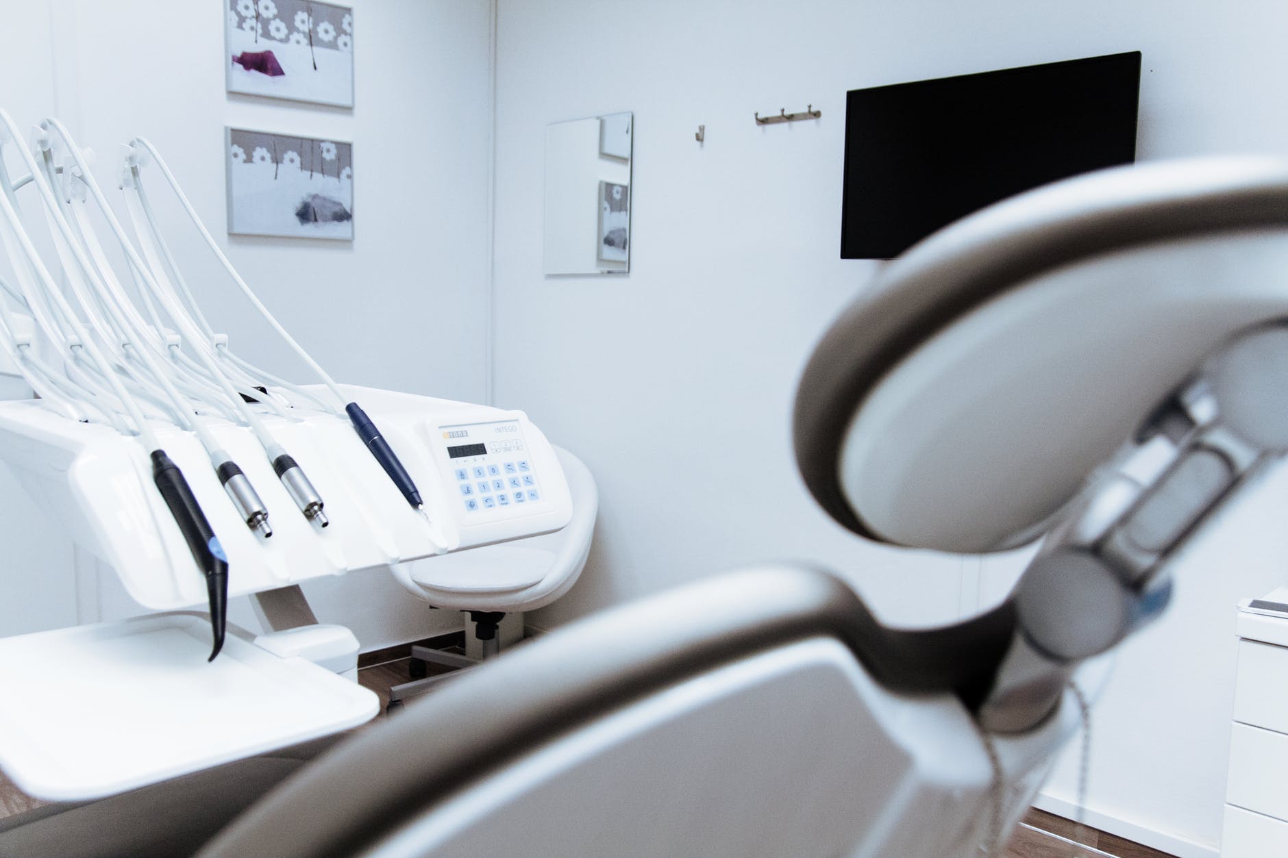 Rotten treatment! Families unable to find dentists for their children Dentist