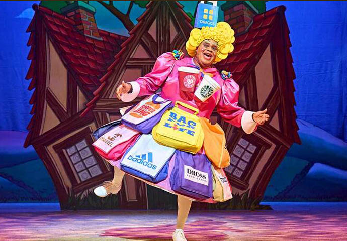 Xmas shows_Clive Rowe in Jack and the Beanstalk at Hackney Empire. Photo- Manuel Harlan