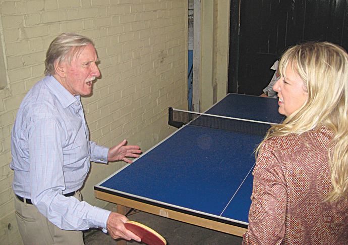 Ding dong, ping pong! Leslie Phillips in the Old Eagle pub Leslie Phillips_3756
