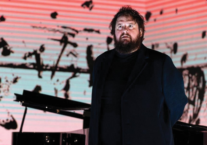 Michael White’s classical news: Highgate International Chamber Music Festival; London Handel Players; Winterreise Allan Clayton in A Winters Journey with projected image of painting by Fred Williams. Photo Bradbury Studios copy