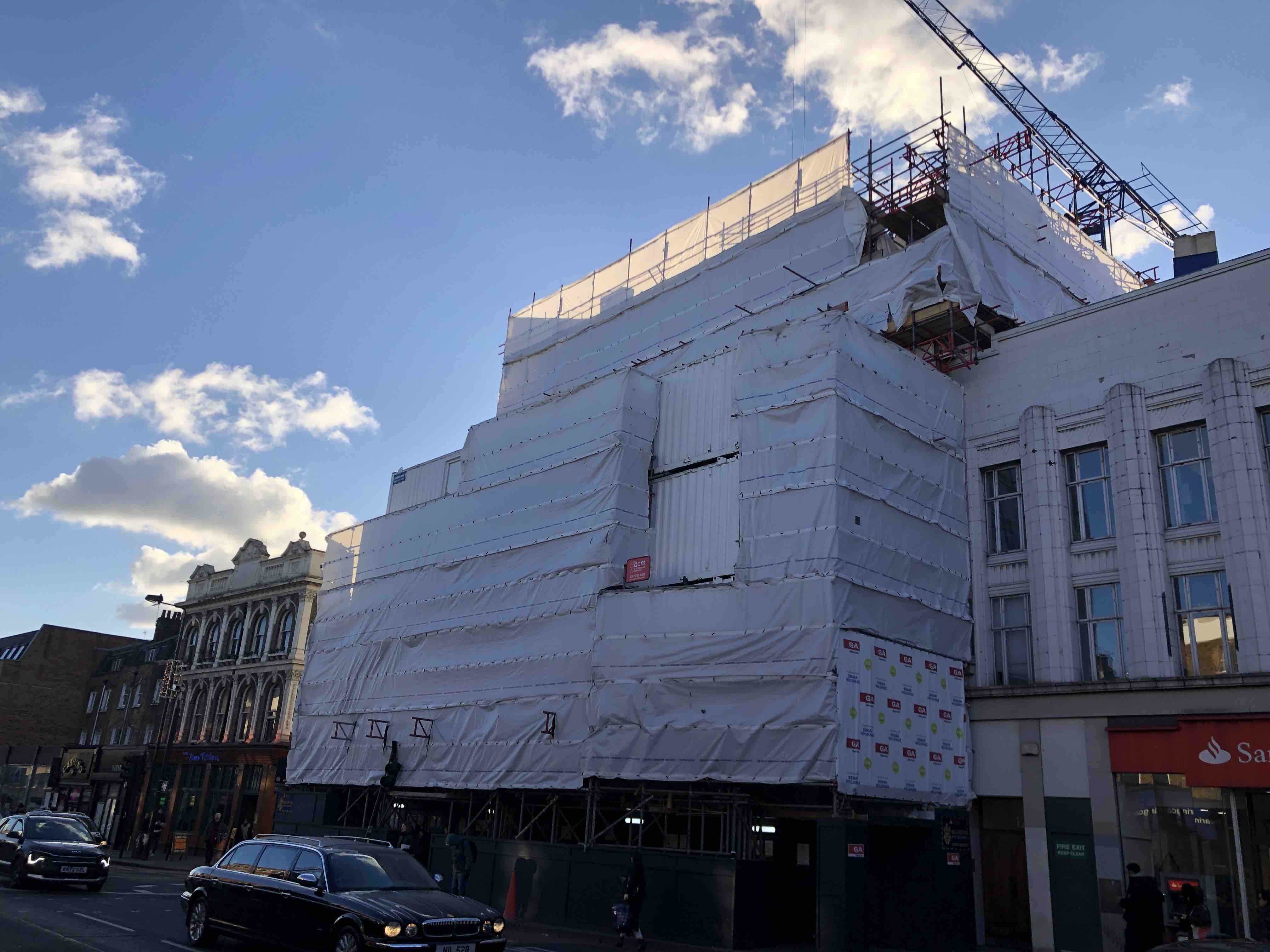 Rough sleepers risking lives to find somewhere to shelter from cold Scaffolding in Camden High Street