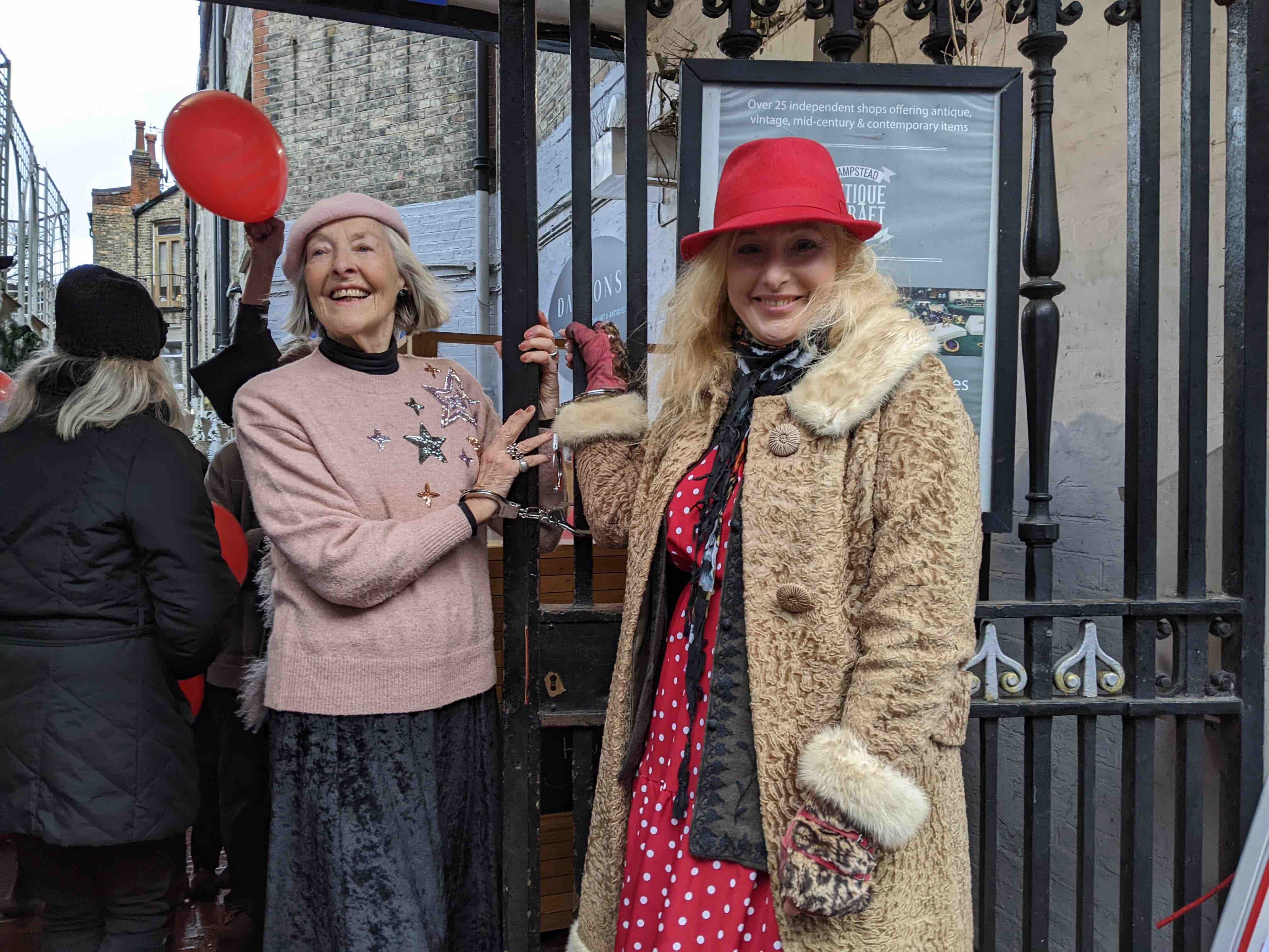 Protesters handcuff themselves to Hampstead Emporium’s railings PXL_20230107_145411508.MP