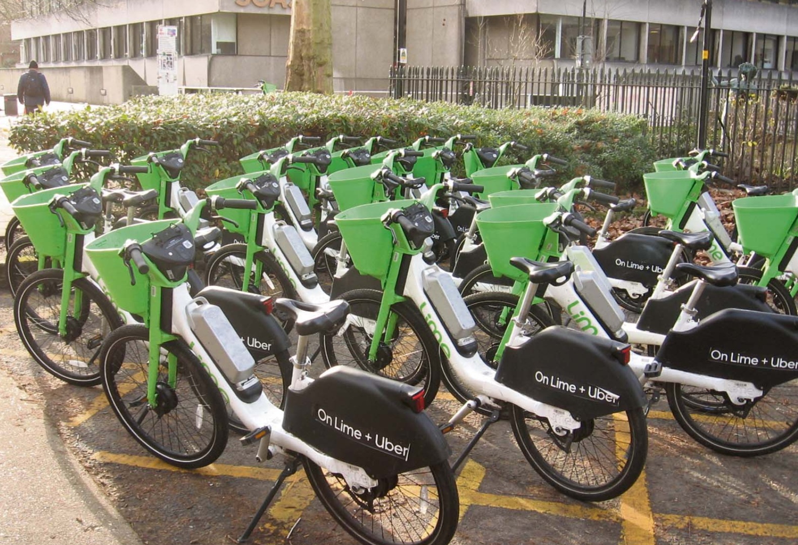 Is parking these bikes permitted? Lime bikes-dockless
