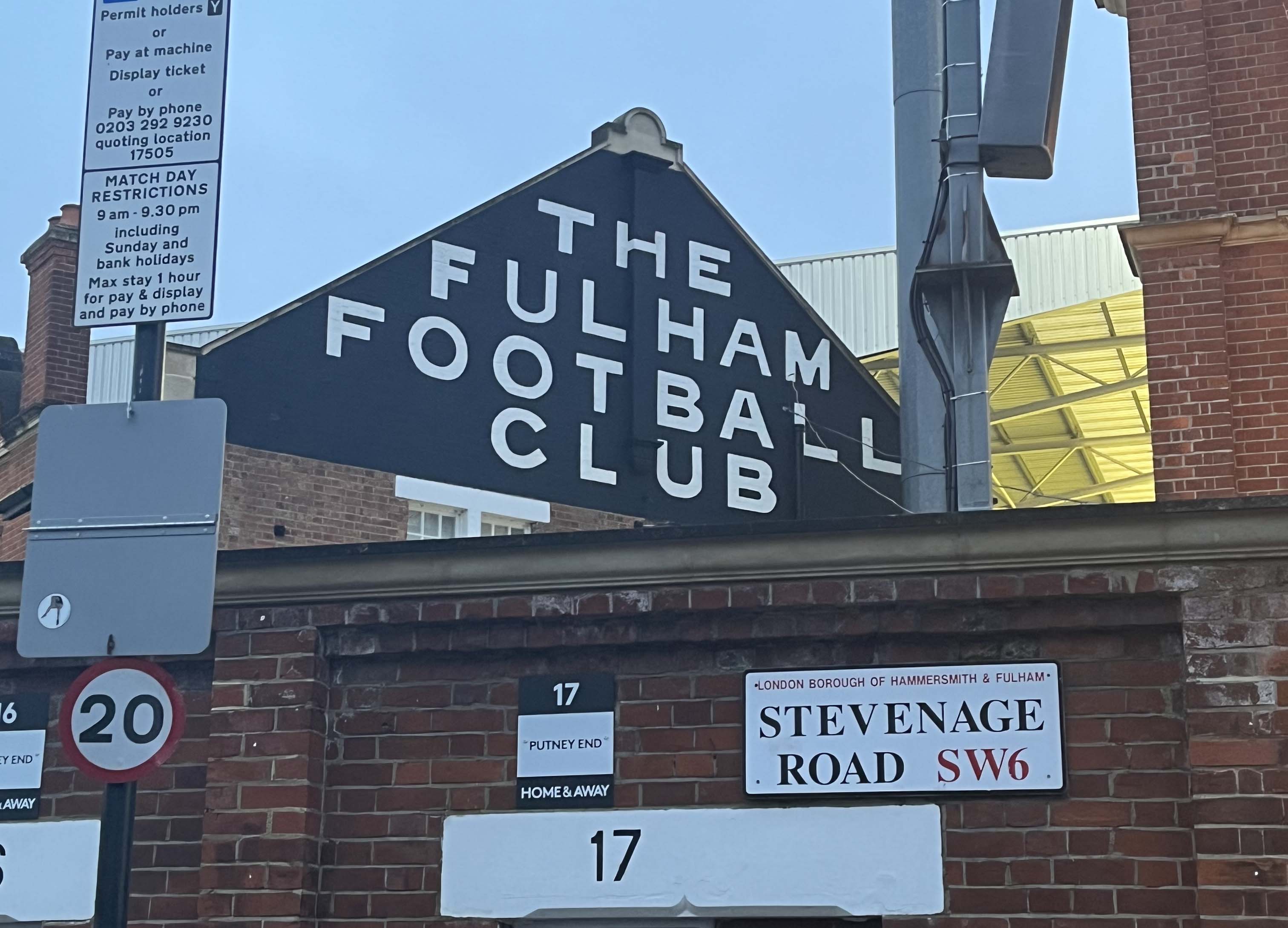 Arsenal ease past Fulham to restore five-point lead Craven Cottage
