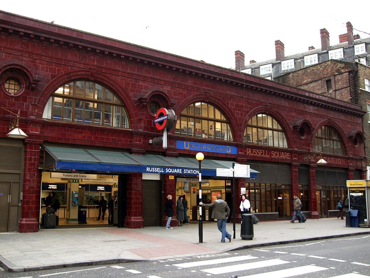 Ewan Munro Russell_Square_station