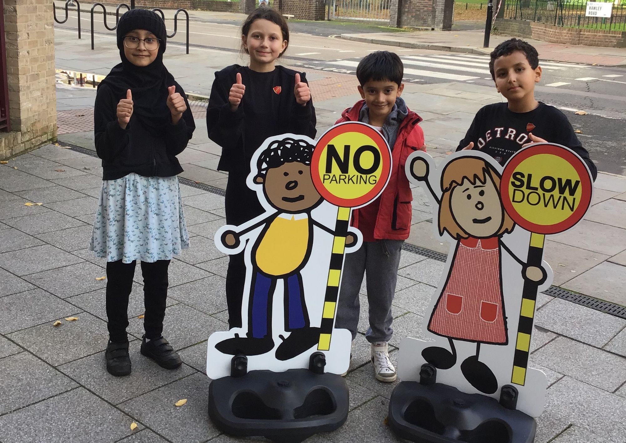 Thieves steal school’s road safety signs roadsigns