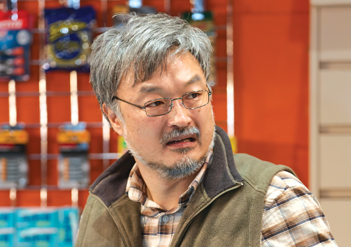 Ins Choi Kims Convenience Photo by Mark Douet