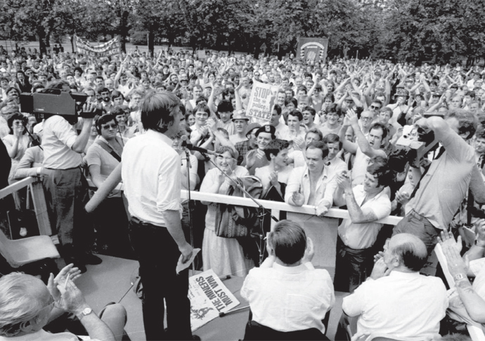 Foot notes Paul Foot in 1984_credit Rik Walton