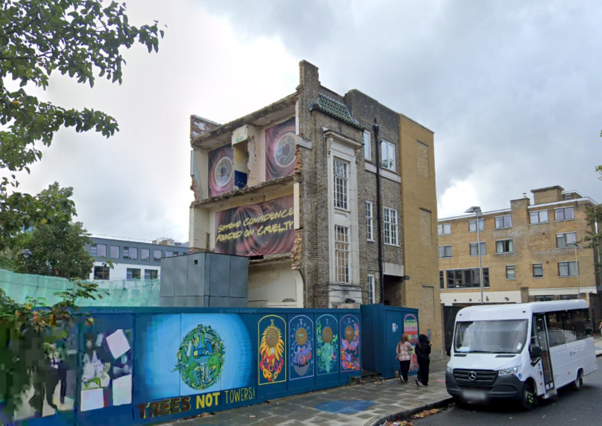 Demolition row leaves ‘eyesore’ wall standing in Somers Town somers town