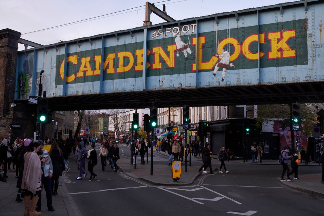 free-photo-of-graffiti-on-viaduct-wall-in-london
